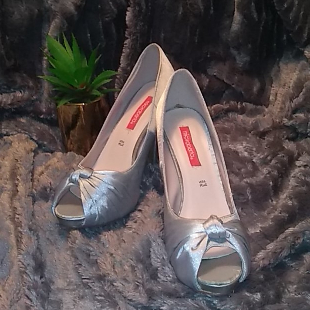 Silver fabric high heeled shoes